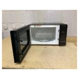 Hamilton Beach 0.9 Cu ft Countertop Microwave Oven, 900 Watts #HB8436127995-02 Hamilton Beach 0.9 Cu ft Countertop Microwave Oven, 900 Watts #HB8436127995-02