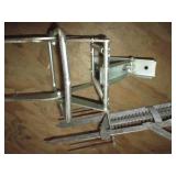 Box of misc metal traps...