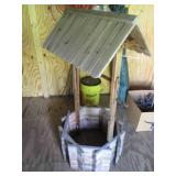 Wood outdoor Wishing Well flower pl...