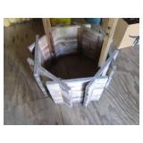 Wood outdoor Wishing Well flower pl...