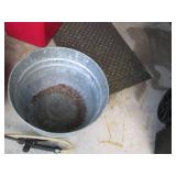 Chapin Pro Series 4-gallon backpack...