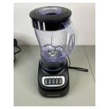 Small Kitchen Appliances Lot - Toaster, 6qt Nesco Roaster, Blender