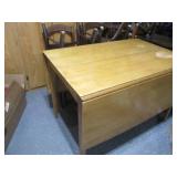 Vintage hardwood drop-leaf dining t...
