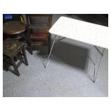 Gorgeous vintage Clawfoot 2-tier en...