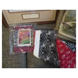 Artwork, pillows and household...