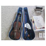 Vintage Fiddle in hardside case wit...