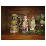 Frog themed figurines and other hom...