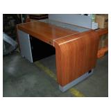 Middle Atlantic L7-Series Adjustable Height Frame Montana Walnut / Silver Accents ADA Lectern - Sit - Stand Desk Middle Atlantic L7-Series Adjustable Height Frame Montana Walnut / Silver Accents ADA Lectern - Sit - Stand Desk