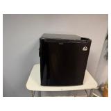Igloo Mini Fridge 1.7 Cubit Feet. Perfect for College Dorm, Man Cave, She Shed and more.