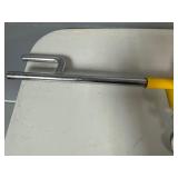 "The Club" Econo Truck Club Steering Wheel Locking Bar with Key (Prevent auto theft)