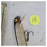 Heddon Wooden Cobra Fishing Lue with Creek Chub Box/Winchester Tin Sign