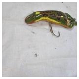 Vintage Heddon Wood Luny Frog, 1950