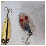 Eppinger Red Eye Wiggler & Shakespeare Vintage Wooden River Pup in Original Case Eppinger Red Eye Wiggler & Shakespeare Vintage Wooden River Pup in Original Case