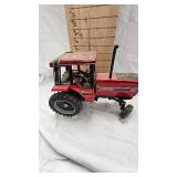 1/16th Scale Ertl International Harvester 5088Tractor(Ertl Prestige Collection) 1/16th Scale Ertl International Harvester 5088Tractor(Ertl Prestige Collection)