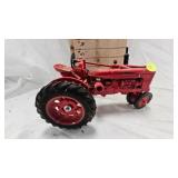 1/16th Ertl McCormick Farmall H Tractor 1/16th Ertl McCormick Farmall H Tractor