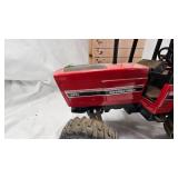 1/16th Ertl International Harvester 5288 MFWD Tractor (Ertl Prestige Collection) 1/16th Ertl International Harvester 5288 MFWD Tractor (Ertl Prestige Collection)