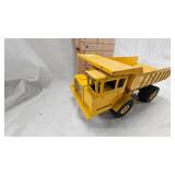 Ertl International Harvester Pay Hauler Ertl International Harvester Pay Hauler