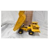 Ertl International Harvester Pay Hauler Ertl International Harvester Pay Hauler