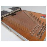 Nice Condition Oscar Schmidt MEG Auto Harp w/Carrying Case