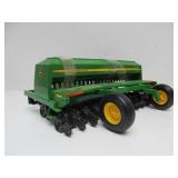 Like-New JOHN DEERE Diecast Tractor & Planter Set