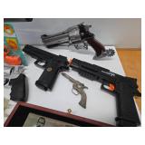 Large Lot of Assorted Vintage & Newer Toy Guns etc