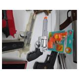 Large Lot of Assorted Vintage & Newer Toy Guns etc