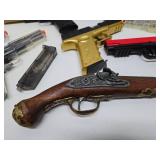 Large Lot of Assorted Vintage & Newer Toy Guns etc