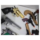 Large Lot of Assorted Vintage & Newer Toy Guns etc