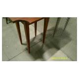 Inverted Corner Table