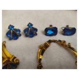 Gold Tone & Sapphire Colored Vintage Jewelry Gold Tone & Sapphire Colored Vintage Jewelry