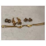 Gold Tone & Sapphire Colored Vintage Jewelry Gold Tone & Sapphire Colored Vintage Jewelry