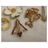 Assorted Brooches & Scarf Clips Assorted Brooches & Scarf Clips