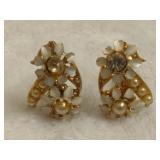 Floral Gold Tone Earrings & Pins Floral Gold Tone Earrings & Pins