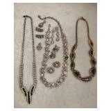 Lot of Rhinestone Jewelry Pieces Lot of Rhinestone Jewelry Pieces