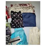 Lot of Assorted Scarves & Gloves Lot of Assorted Scarves & Gloves