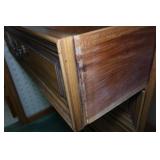 Henredon 4-Piece Bedroom Set Henredon 4-Piece Bedroom Set