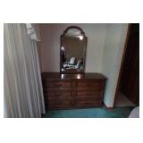 Henredon 4-Piece Bedroom Set Henredon 4-Piece Bedroom Set