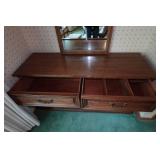 Henredon 4-Piece Bedroom Set Henredon 4-Piece Bedroom Set