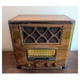 Vintage Coronado 1040-A Tube Radio Vintage Coronado 1040-A Tube Radio