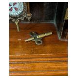 Antique Welch Smuggler Model Kitchen Parlor Shelf Clock Antique Welch Smuggler Model Kitchen Parlor Shelf Clock