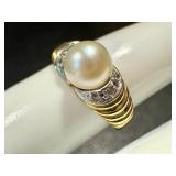 Vintage 14k Gold Ring with Pearl and Diamonds Vintage 14k Gold Ring with Pearl and Diamonds