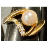 14k Gold Pearl and Diamond Ring, Size 7.5 14k Gold Pearl and Diamond Ring, Size 7.5