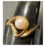 14k Gold Pearl and Diamond Ring, Size 7.5 14k Gold Pearl and Diamond Ring, Size 7.5
