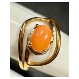 14k Gold Ring with Coral Stone, Size 7 14k Gold Ring with Coral Stone, Size 7