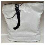 Adorable Jonathan Lee Signed White Leather Shoulder Bag with Black Cat and Yarn Applique Adorable Jonathan Lee Signed White Leather Shoulder Bag with Black Cat and Yarn Applique