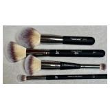 IT Cosmetics Heavenly Luxe Makeup Brush Set with Quilted Zipper Case IT Cosmetics Heavenly Luxe Makeup Brush Set with Quilted Zipper Case