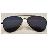 Privé Revaux Limited Edition The Showstopper Polarized Aviator Sunglasses with Case and Accessories Privé Revaux Limited Edition The Showstopper Polarized Aviator Sunglasses with Case and Accessories