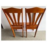 2 Vintage wooden chairs 2 Vintage wooden chairs