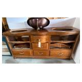 Wooden Dresser with 2 sinks Wooden Dresser with 2 sinks