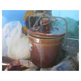 (F-2) Tote of Assorted Glass Decor/... (F-2) Tote of Assorted Glass Decor/...